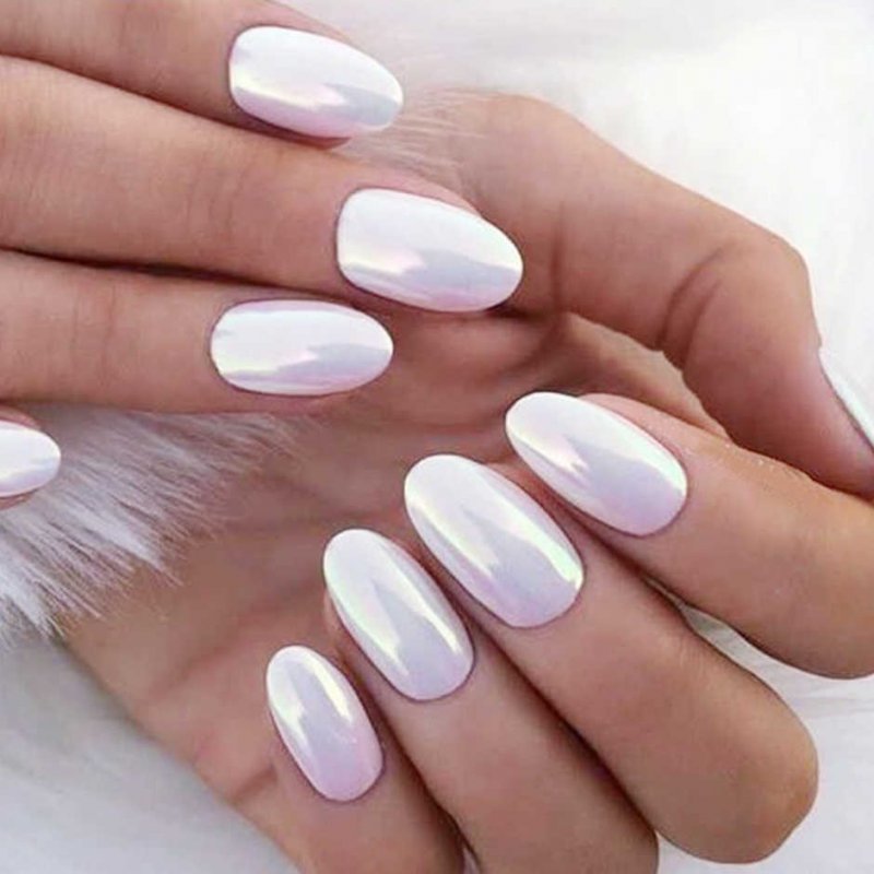 Шеллак на короткие ногти светлых