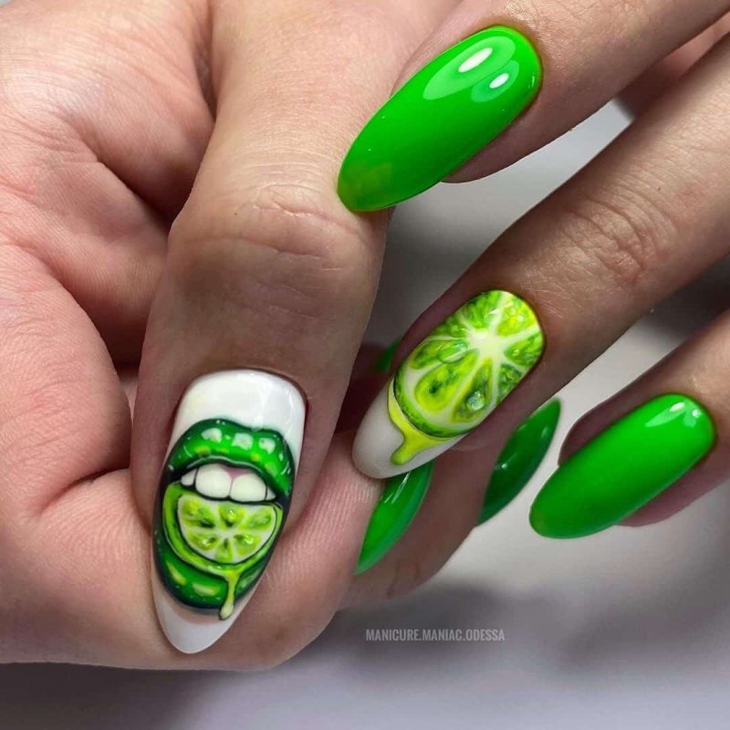 Маникюр салатовый с белым
