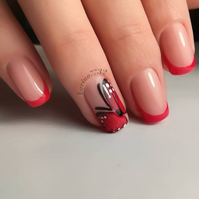 Красный френч на короткие ногти