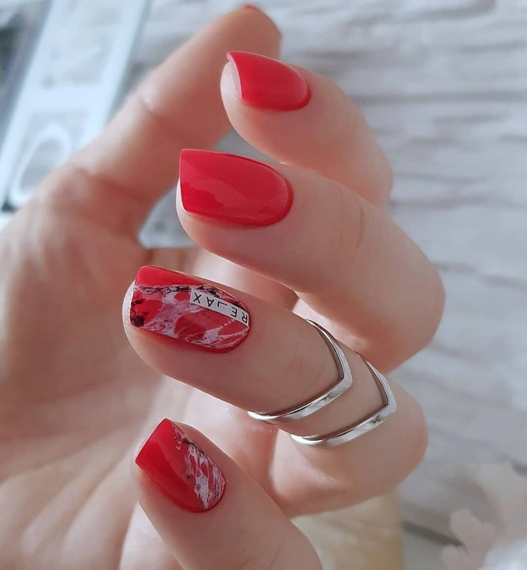 Маникюр с сердечками