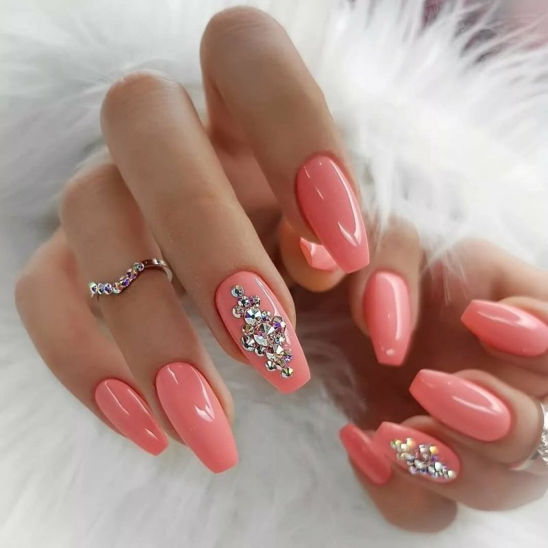 Коралловые ногти