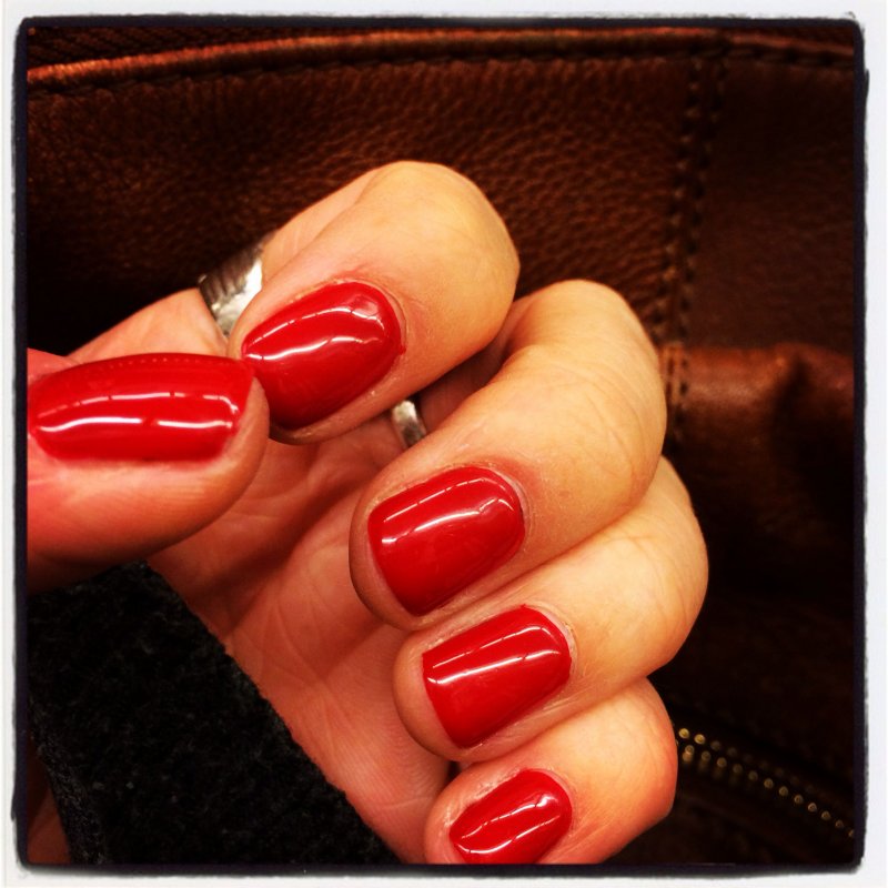 CND Shellac Hollywood
