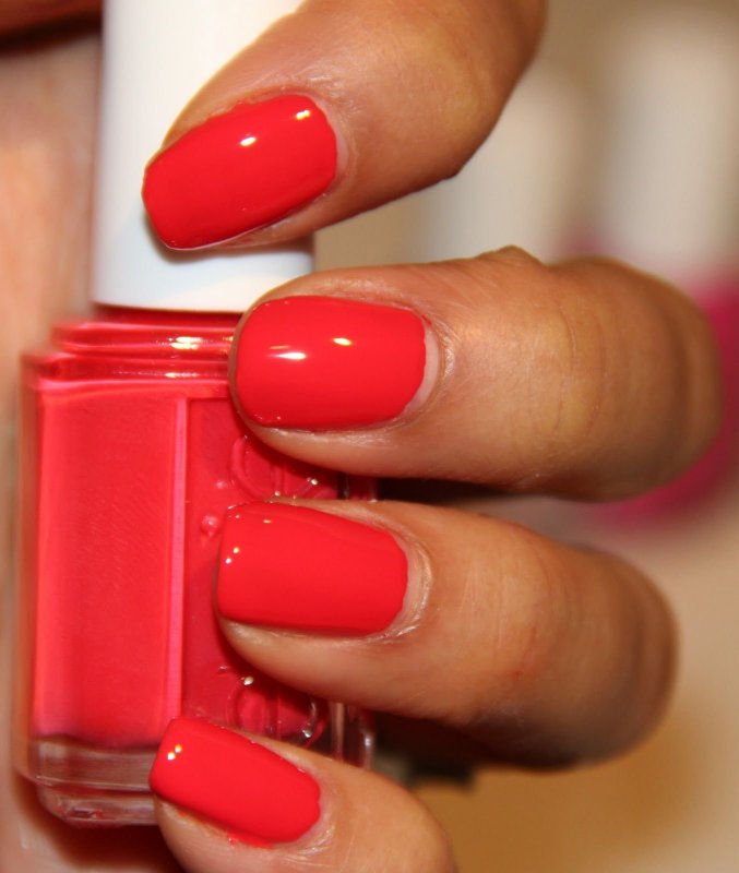 Essie идеальный красный