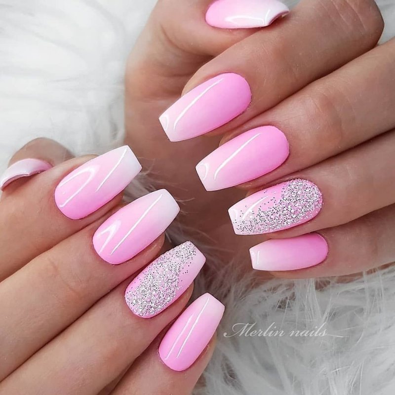 Нежный розовый маникюр однотонный