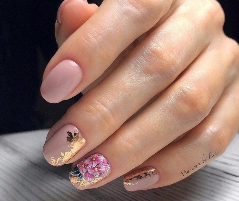Розовый маникюр на короткие квадратные ногти фото дизайн