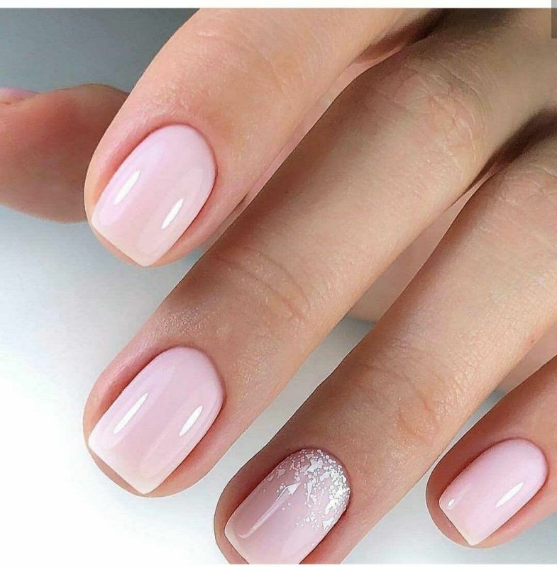 Нюдовый маникюр на короткие ногти