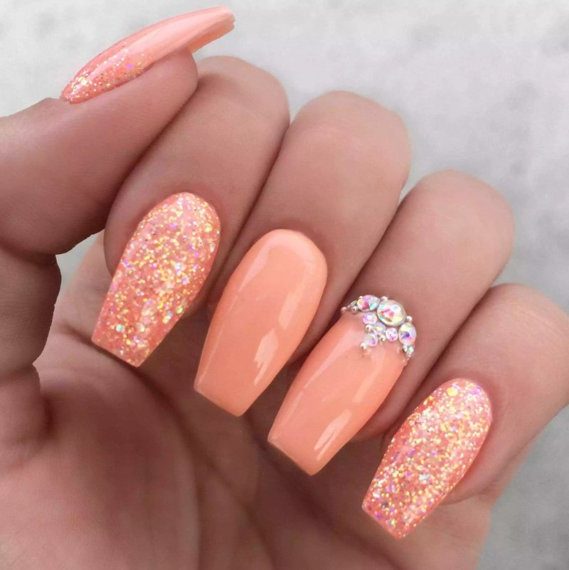 Коралловые ногти