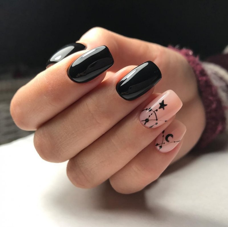 Маникюр нюд с черным на короткие ногти