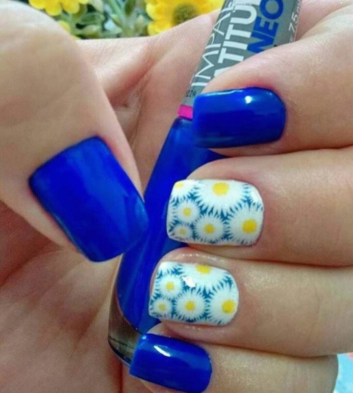 Желто голубые ногти