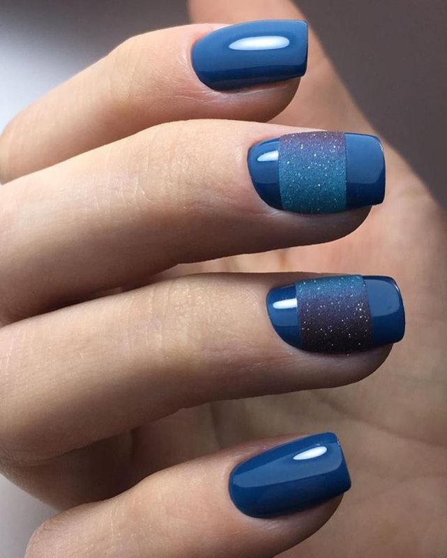 Маникюр на короткие ногти синие оттенки