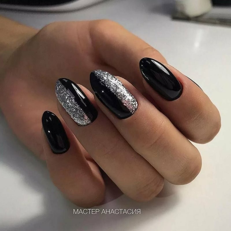Ногти чёрные с серебром