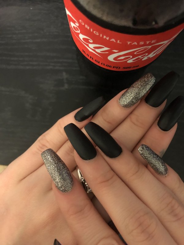 Черный матовый с блестками