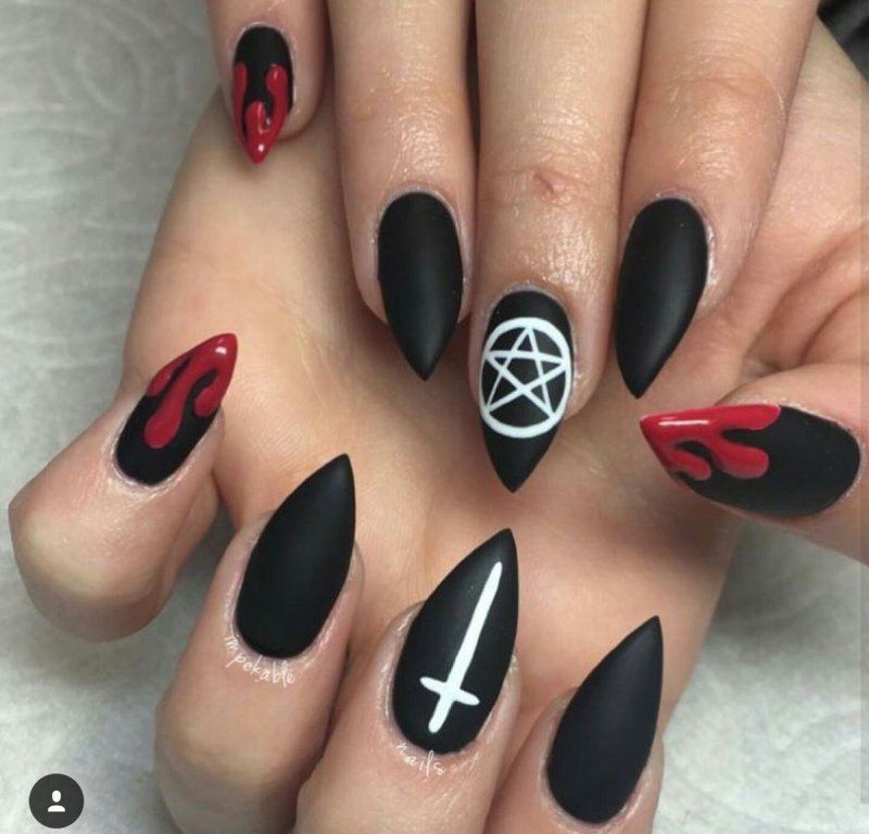 Черные ногти с Кретам