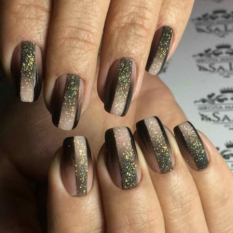 Маникюр с люрексом