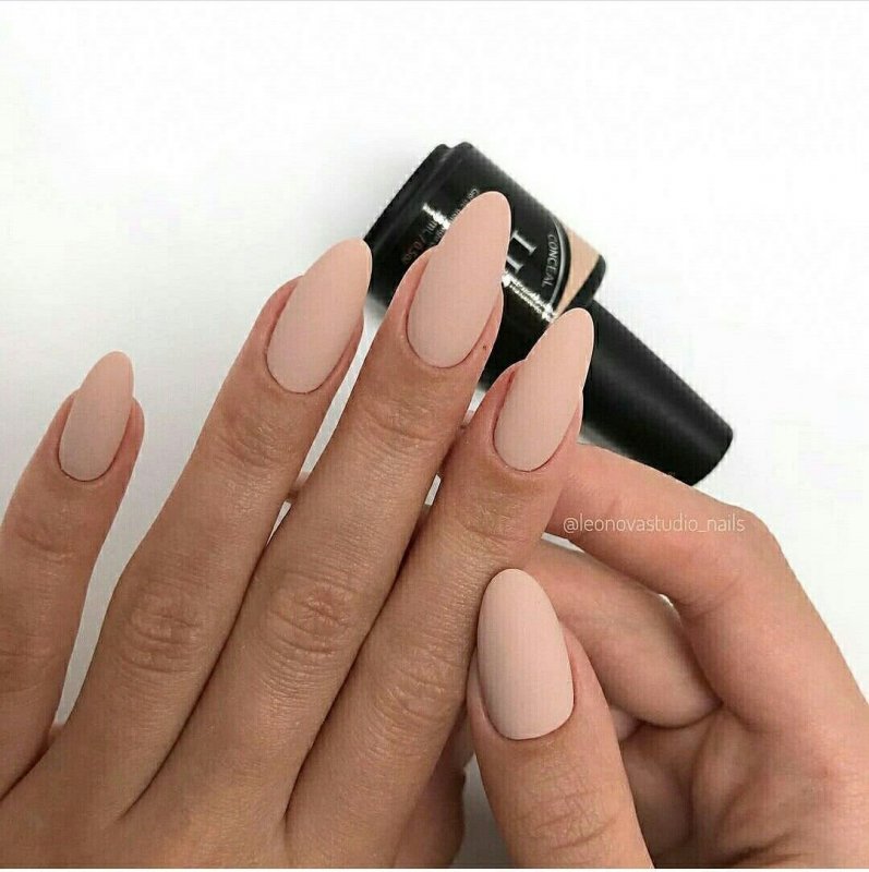 Нюдовые оттенки гель лака