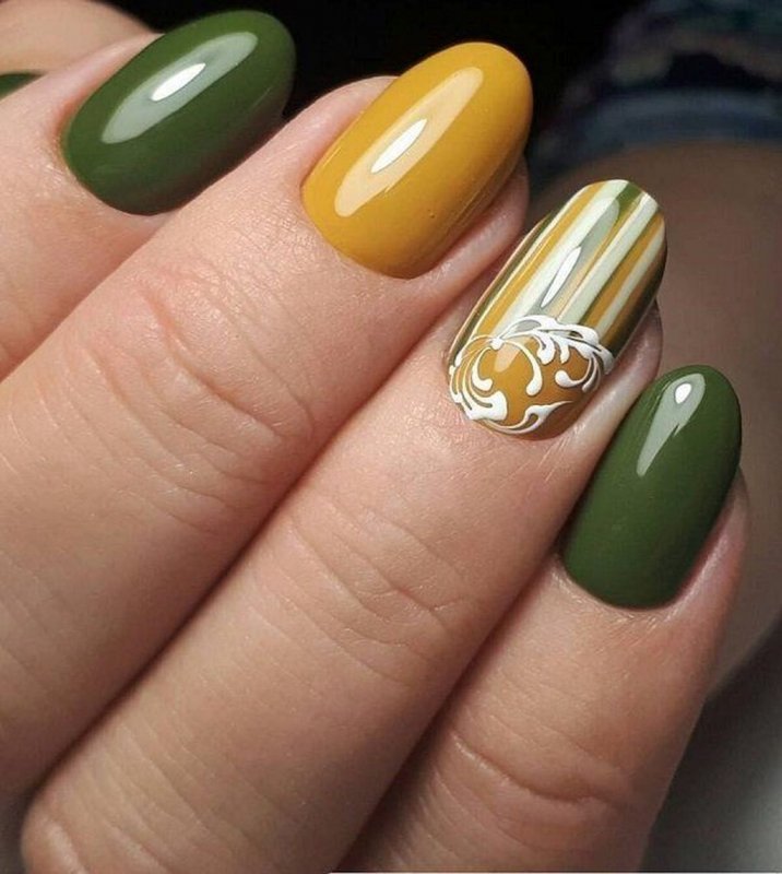Оливковый маникюр