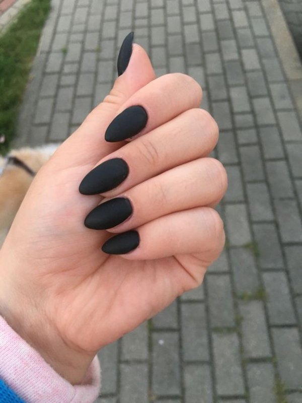 Маникюр на короткие миндалевидные ногти красивый черный
