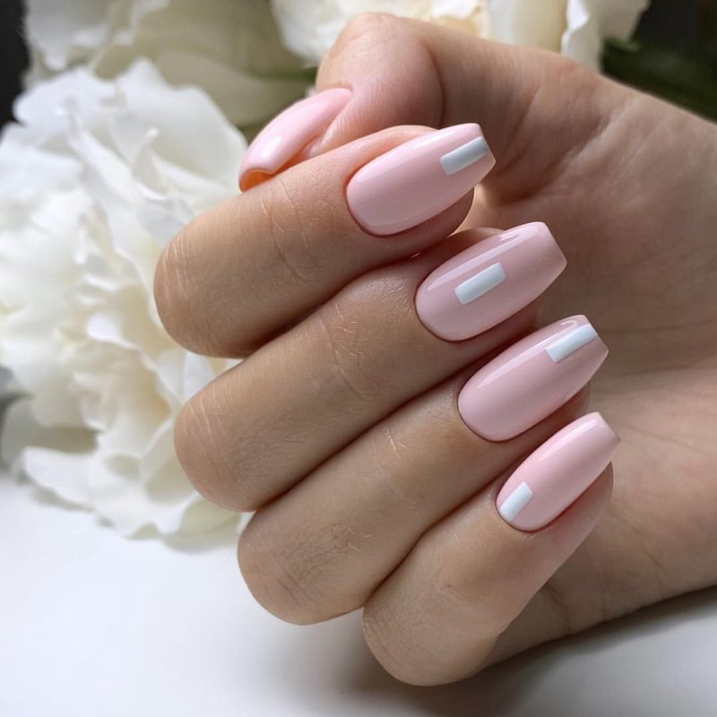 Маникюр нюд на короткие ногти