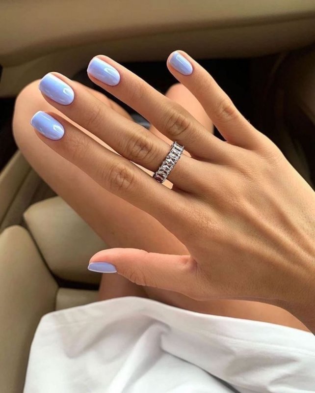 Нюдовый овальный маникюр однотонный