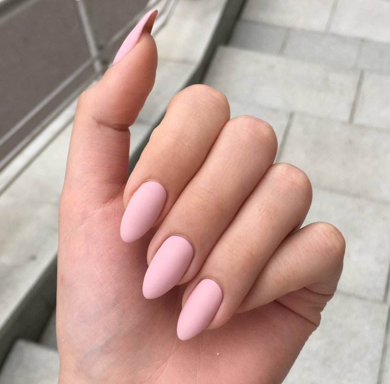 Красные длинные ногти