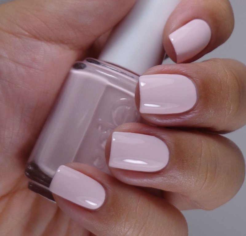 Лаки телесные 2020 Essie