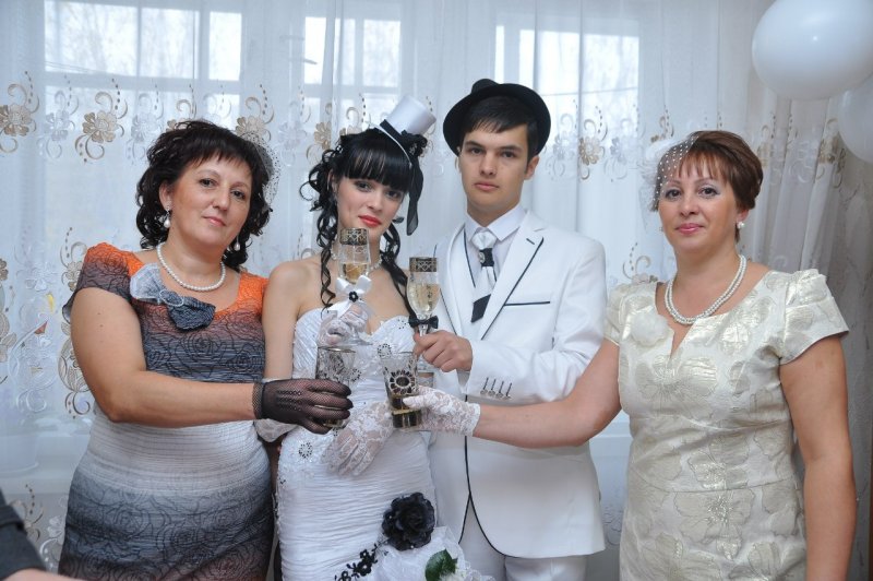 Прическа для мамы невесты