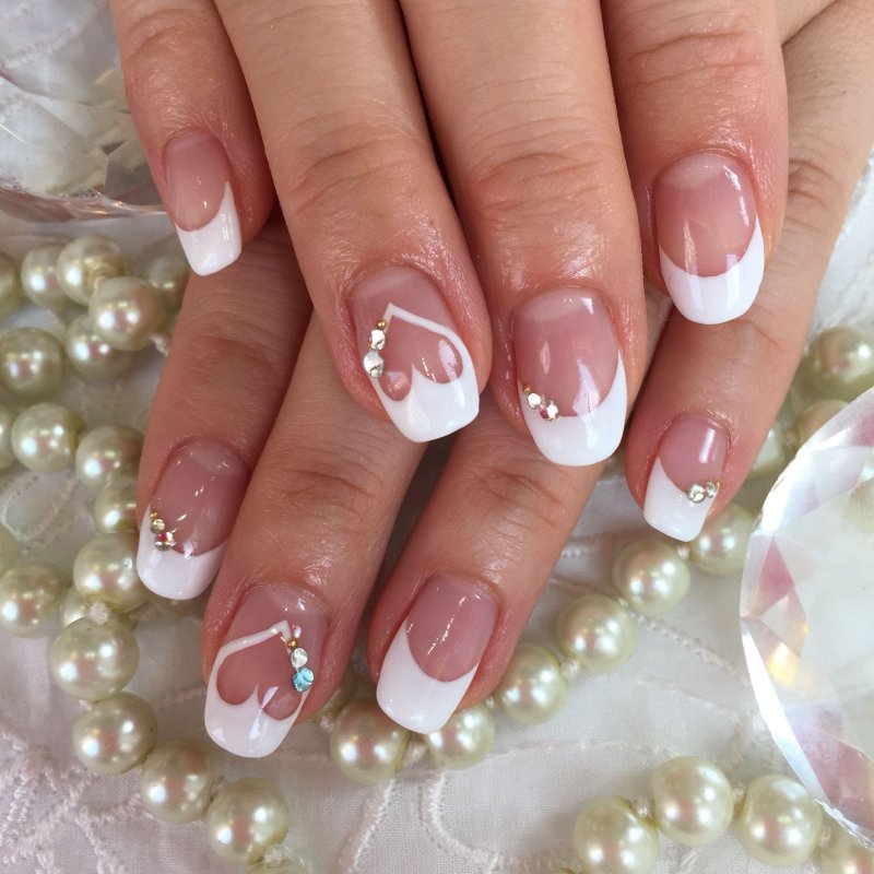 Белый френч на короткие со стразами