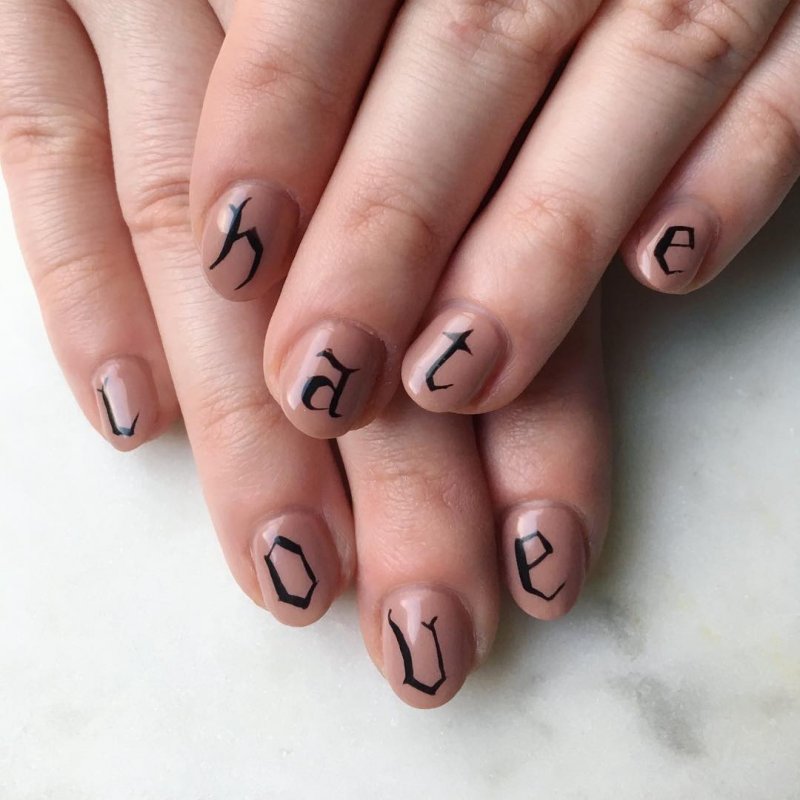 Маникюр Fall out boy