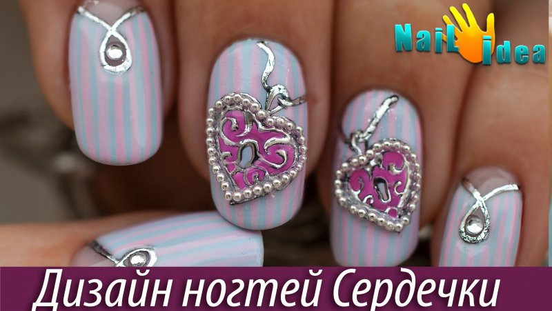 Темно красный маникюр с сердечками