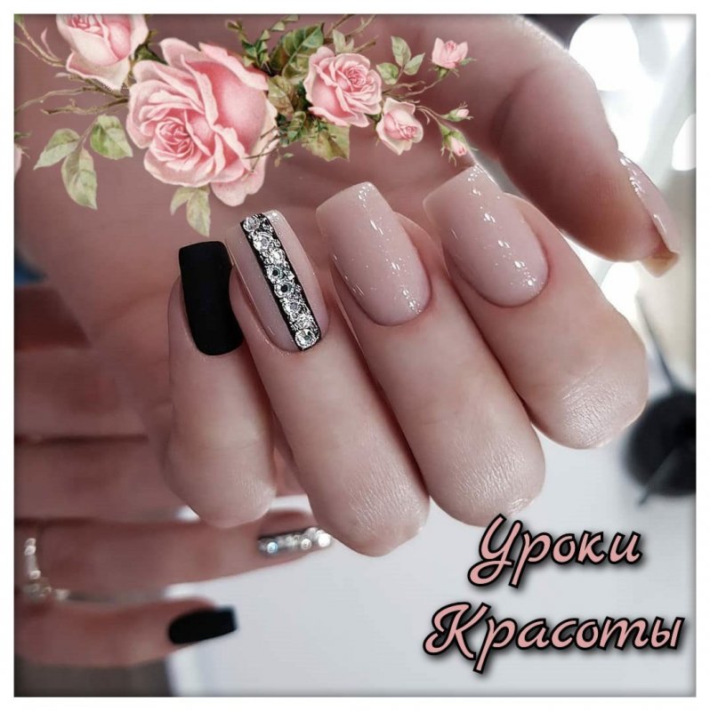 Маникюр со стразами дорожка