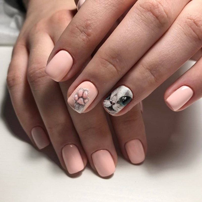 Классный модный маникюр на короткие ногти
