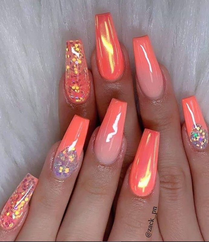 Маникюр коралловый с желтым