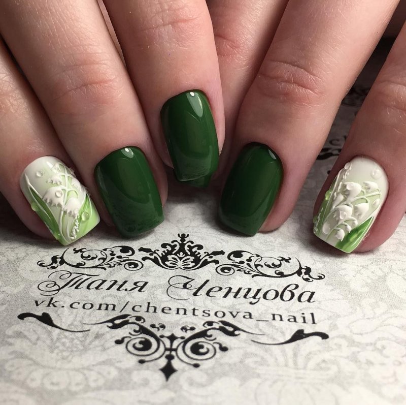 Маникюр с ландышами