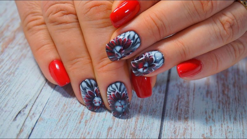 Маникюр с растекающимся гель