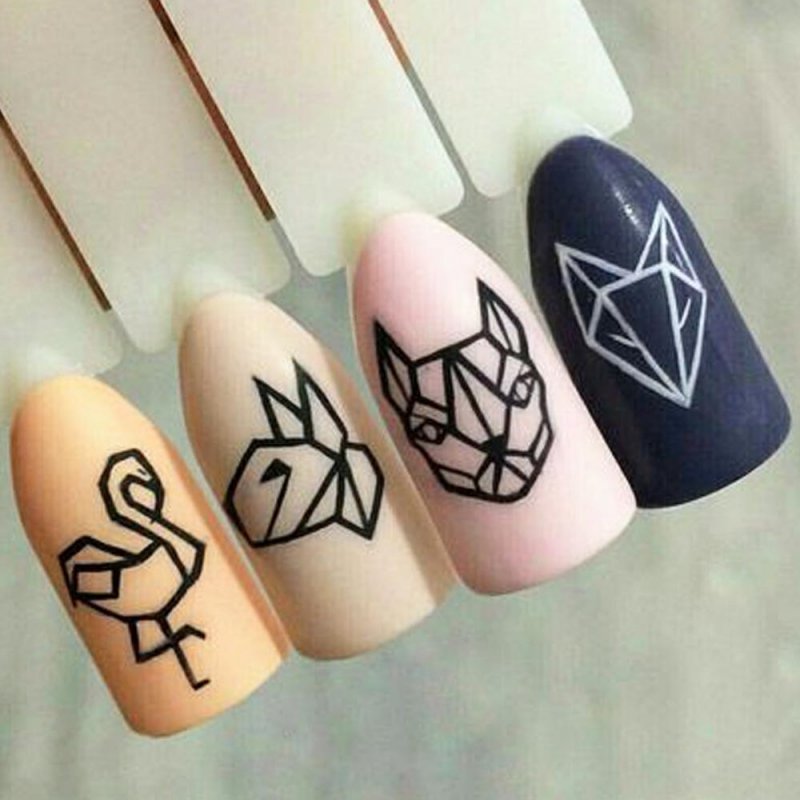 Яркие ногти со змеей