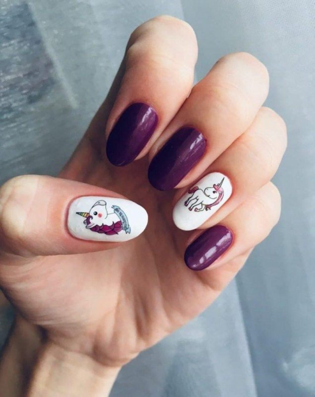 Маникюр на короткие ногти с наклейками