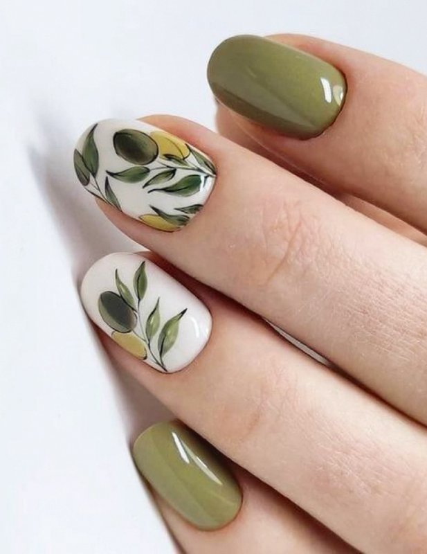 Маникюр на короткие ногти веточки