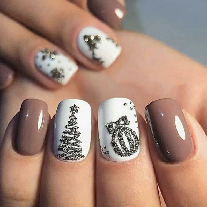 Маникюр со снежинками