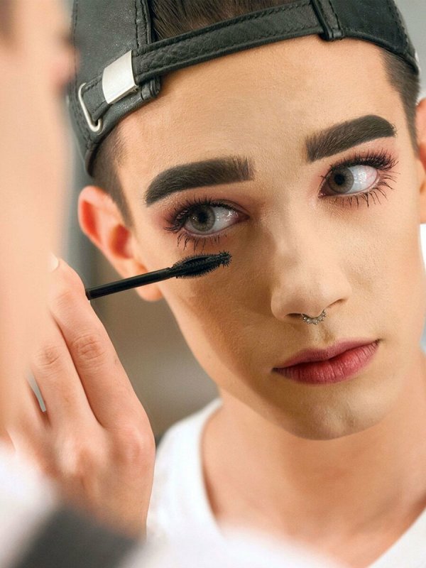 Джеймс Чарльз COVERGIRL