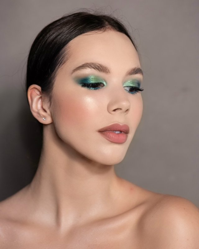 Коктейльный макияж для глаз