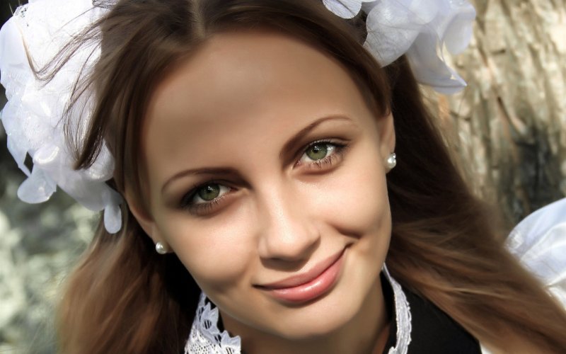 Прически с бантиками на последний звонок
