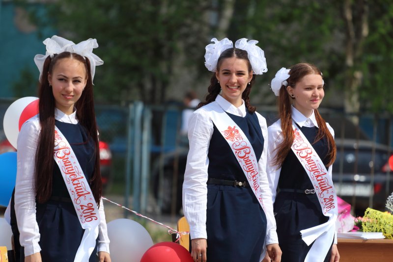Красивые выпускницы