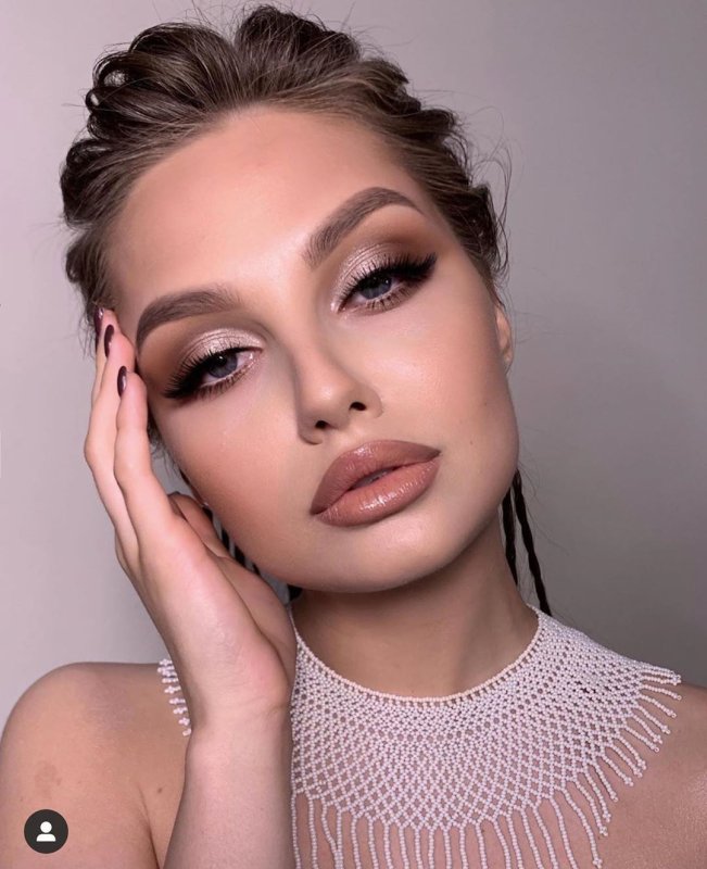 Нюдовый макияж для карих глаз