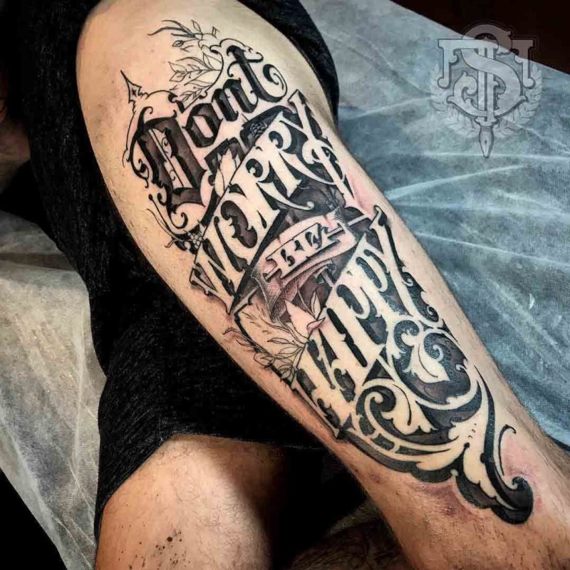 Тату в стиле Lettering