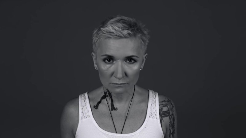 Диана Арбенина Татуировки на шее