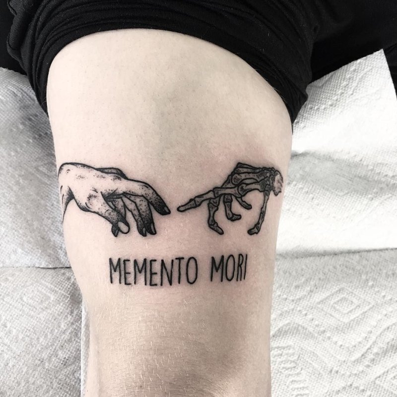 Тату моменто море на руке