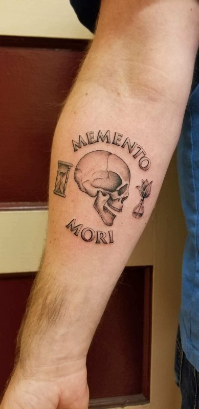 Memento Mori тату надпись