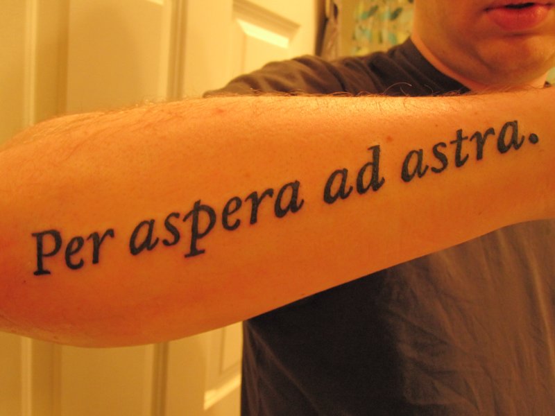 Татуировка per aspera ad Astra