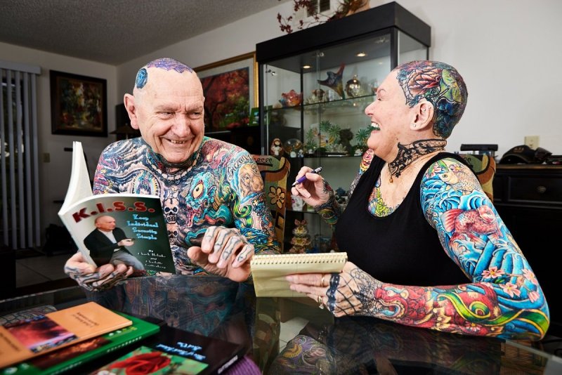 Чарльз Хелмке тату