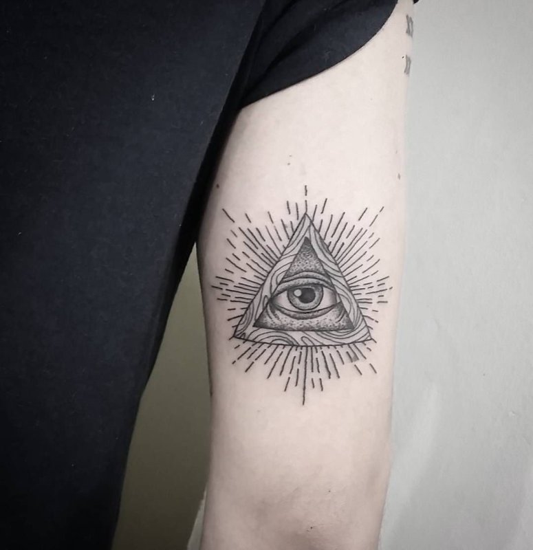 Tattoo глаз гора Всевидящее око